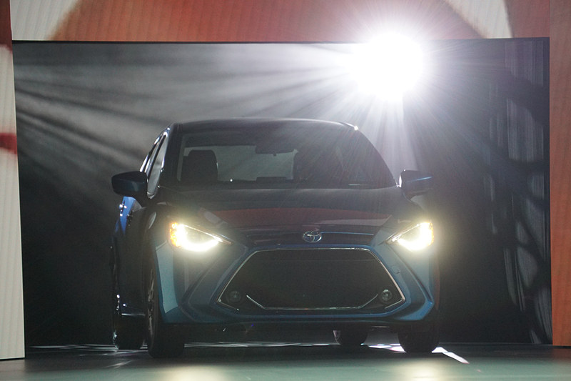 プレスカンファレンスに登場した新型「ヤリス」2020年モデル
