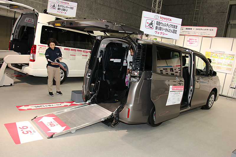 「ヴォクシー 車いす仕様車（スロープタイプ） タイプIII」