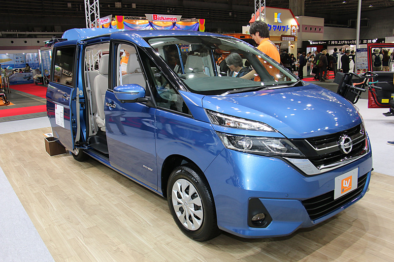 「セレナ チェアキャブ スロープタイプ」