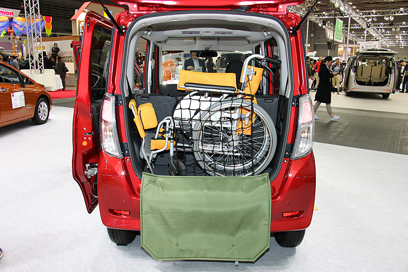 「デイズ ルークス 助手席スライドアップシート」