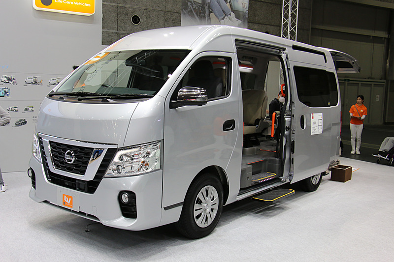 「NV350 キャラバン チェアキャブ」