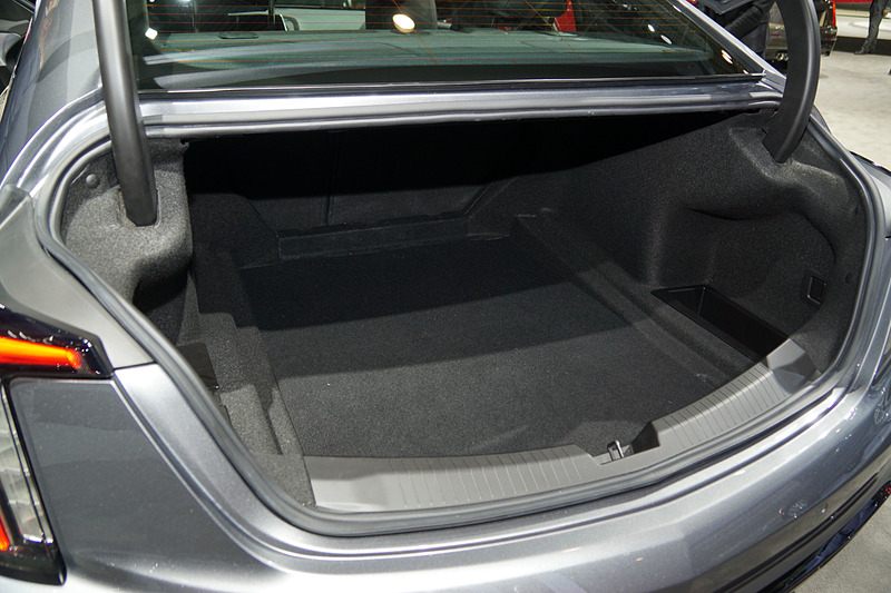 キャデラックの新型FRセダン「CT5」2020年モデル