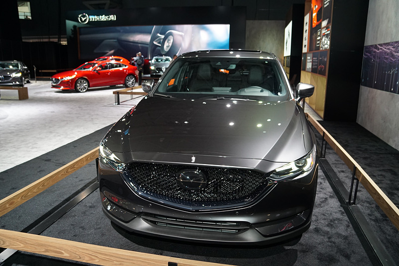 マツダブースに展示された「CX-5」(米国仕様車)