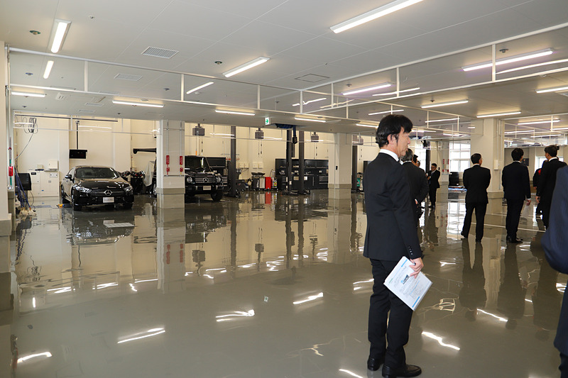 2階にサービス工場を完備。この日は特別に内覧させてもらえた