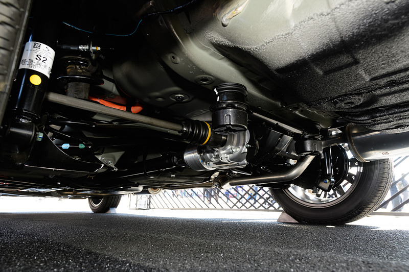 リア側から見た4WD機構