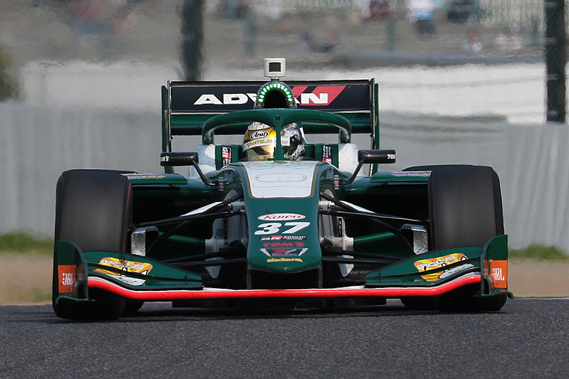 優勝したニック・キャシディ選手（37号車 VANTELIN KOWA TOM'S SF19）