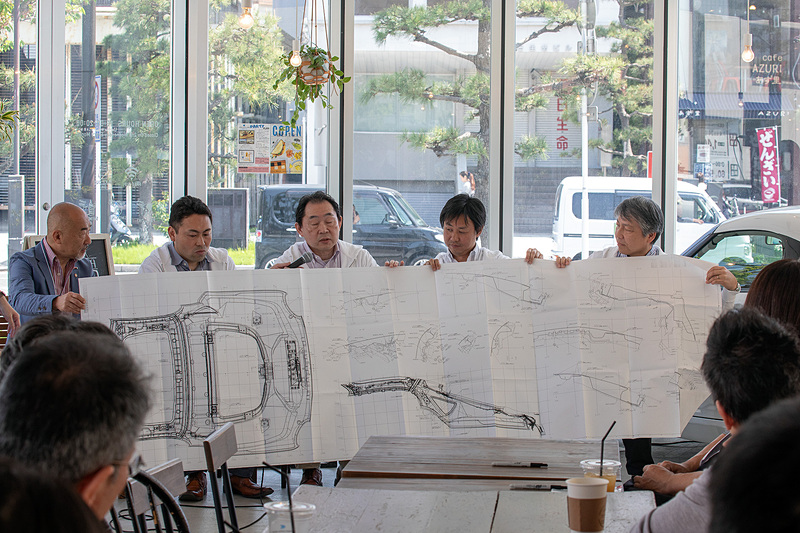 松下氏は図面や開発時の資料なども使って本格的な解説を行なった