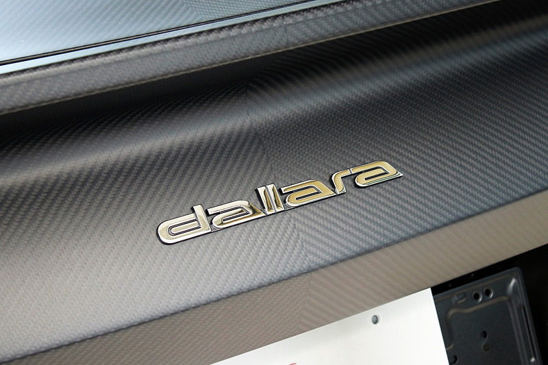 ダラーラ ストラダーレのエクステリア。OZレーシングのホイールにピレリ「P ZERO」（フロント205/40ZR18、リア255/30ZR19）を組み合わせる