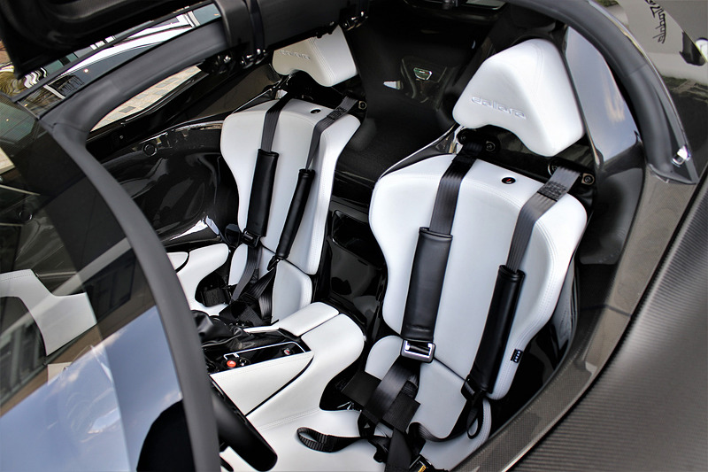 2シーター仕様のインテリア