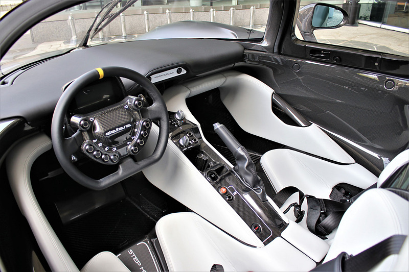 2シーター仕様のインテリア