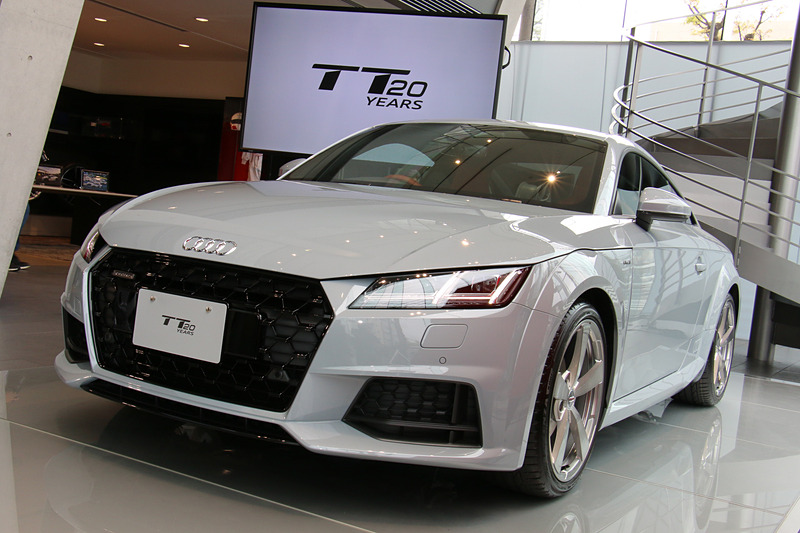 TT 20 yearsは世界限定999台のモデルで、日本導入は20台。価格は759万円