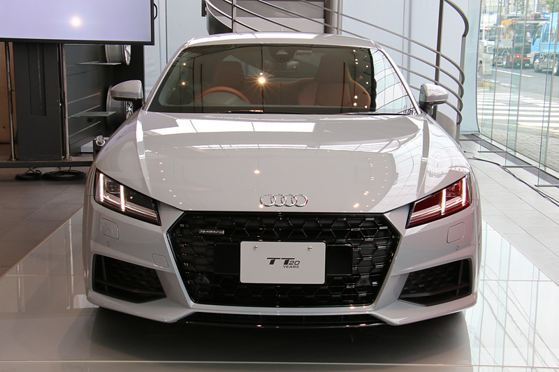 TT 20 yearsは世界限定999台のモデルで、日本導入は20台。価格は759万円