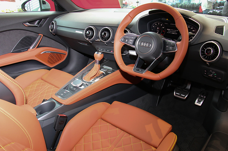 TT 20 yearsのインテリア