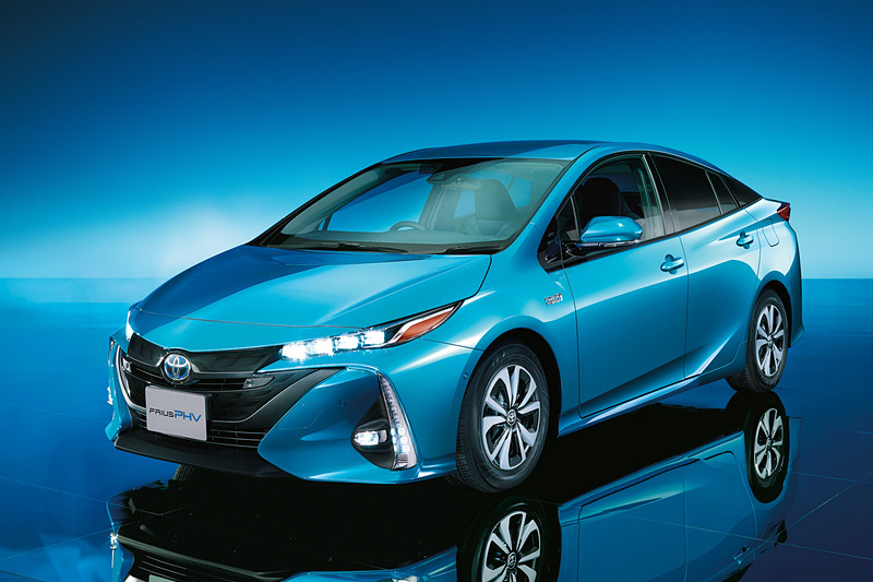 一部改良で5人乗り仕様となった「プリウス PHV」