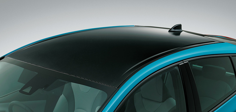 新しく「幾何学調ルーフフィルム」をオプション設定。7色のボディカラーと組み合わせできる