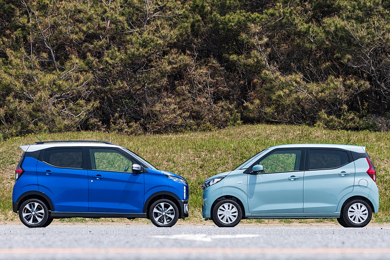 自然吸気の直列3気筒DOHC 0.66リッター（ハイブリッド）を搭載するeKクロス「G」グレード（左）と、自然吸気の直列3気筒DOHC 0.66リッターエンジンを搭載するeKワゴン「G」グレード（右）のエクステリア比較