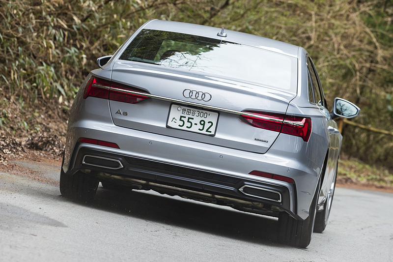 「Comfort」「Auto」「Dynamic」の3タイプから設定を選べるアウディドライブセレクトの特性と道路状況がマッチングすると、よりいっそう楽しく刺激的なドライブが楽しめるだろう