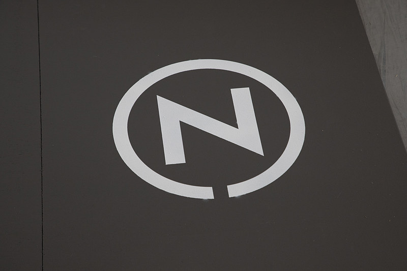 右2列目シート部がさみしかったので、ヘリポートのHマークふうに「N」を入れた