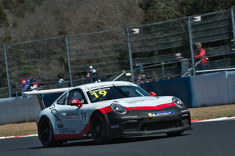 日曜日にはサーキットで思い切り走り、月曜日には通勤に利用できるのがポルシェ