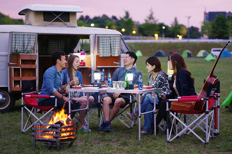 キャンプや車中泊が楽しめる「オーバーナイトスクエア」も用意