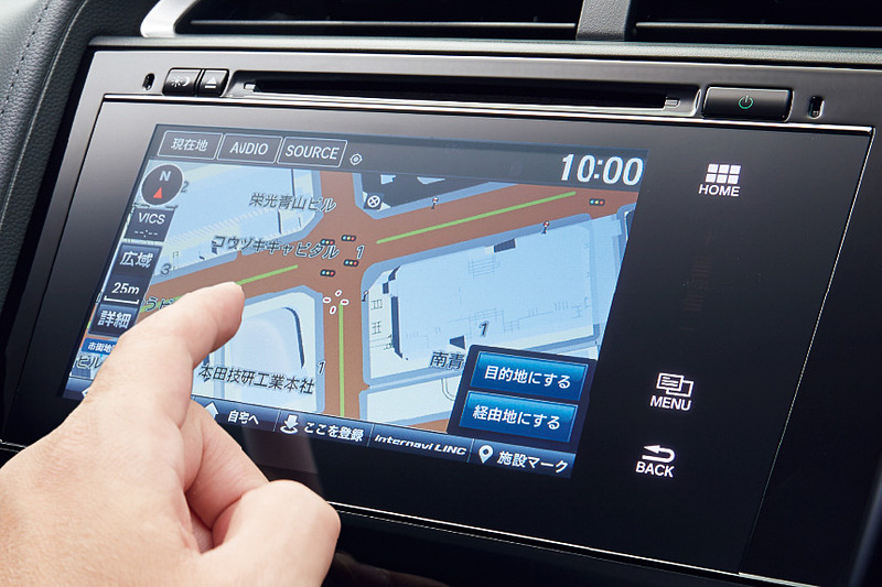 全車オーディオレスが標準で、HYBRID X Honda SENSINGとHYBRID Z Honda SENSINGには7インチワイドディスプレイの「インターナビ＋リンクアップフリー＋ETC車載器」をメーカーオプション設定する