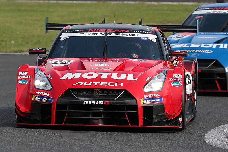 コースレコードでポールポジションを獲得した23号車 MOTUL AUTECH GT-R（松田次生/ロニー・クインタレッリ組、MI）