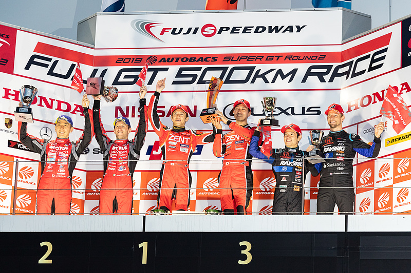 GT500クラスの表彰式