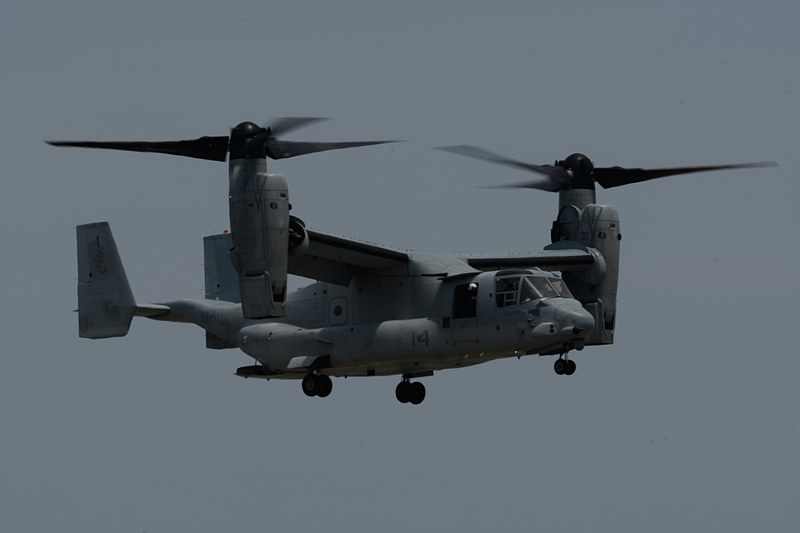 飛行形態やホバリング形態など。有料の観覧席だとさらに近くで見ることが