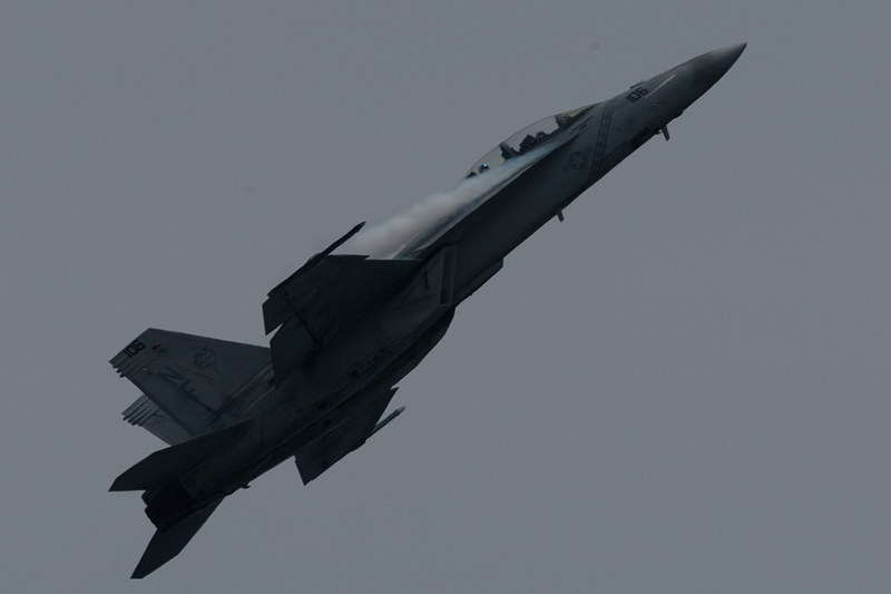 岩国基地は海が近く湿度が高いためか、ヴェイパーが発生することが多い