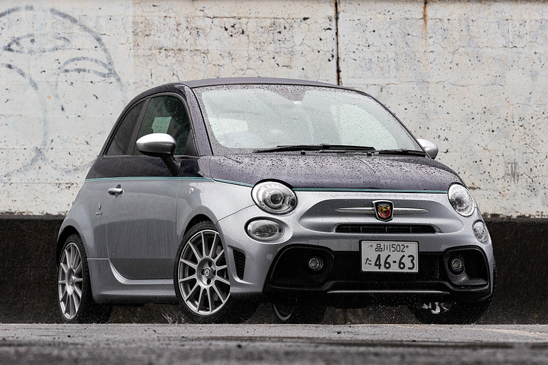 今回試乗したのは2018年11月に発売されたアバルトブランドの限定車「695/695C リヴァーレ」。クーペモデルの695 リヴァーレは85台限定で405万円、カブリオレの695C リヴァーレは65台限定で422万円で販売される。なお、595シリーズは2017年2月にラインアップを刷新。これまで「アバルト 500」としていたモデル名称をシリーズと共通の「595」に変更するとともに、内外装の仕様変更を実施している