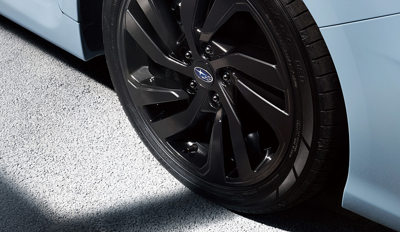 18インチアルミホイール（ブラック塗装）＆225/45R18タイヤ