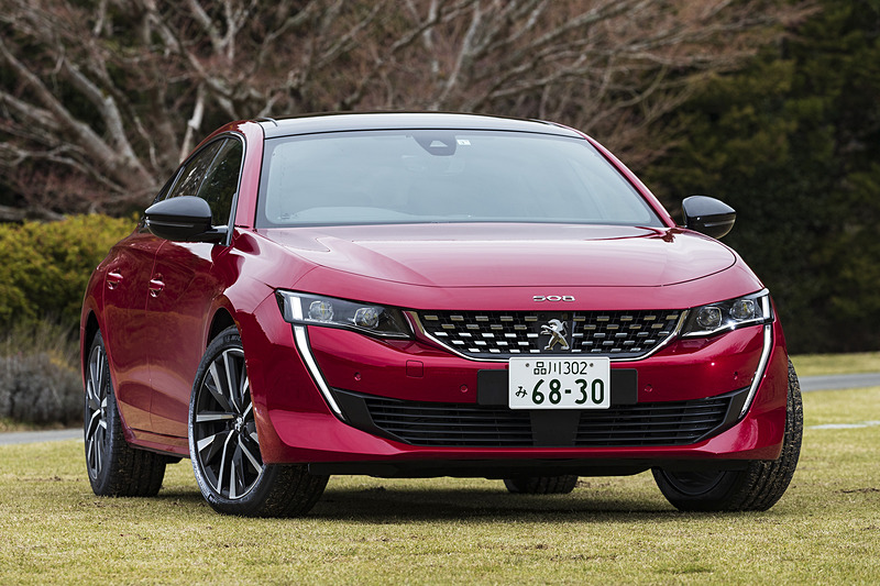 新型508 GT BlueHDi。価格は492万円。ボディサイズ、ホイールベースはGT Lineと同じとなる。装着する18インチアロイホイールは「SPERONE」で、組み合わせるタイヤはGT Lineと同じミシュランのパイロット スポーツ 4（235/45ZR18）