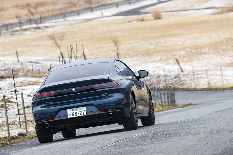 GT Lineは粘りとコシのある足さばきで、気持ちのいい走りを披露