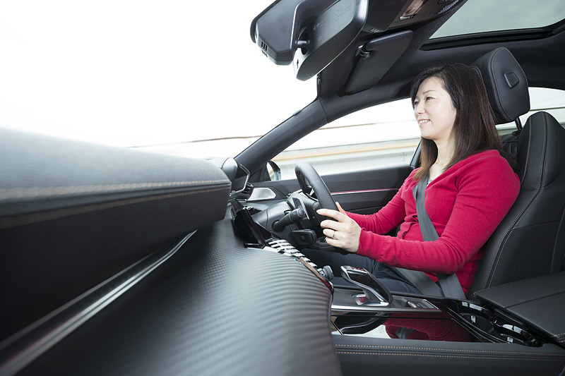 GT BlueHDiは上質感が高く、プレミアムサルーンを実感