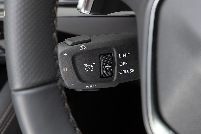 ACCのスイッチはコラムタイプ