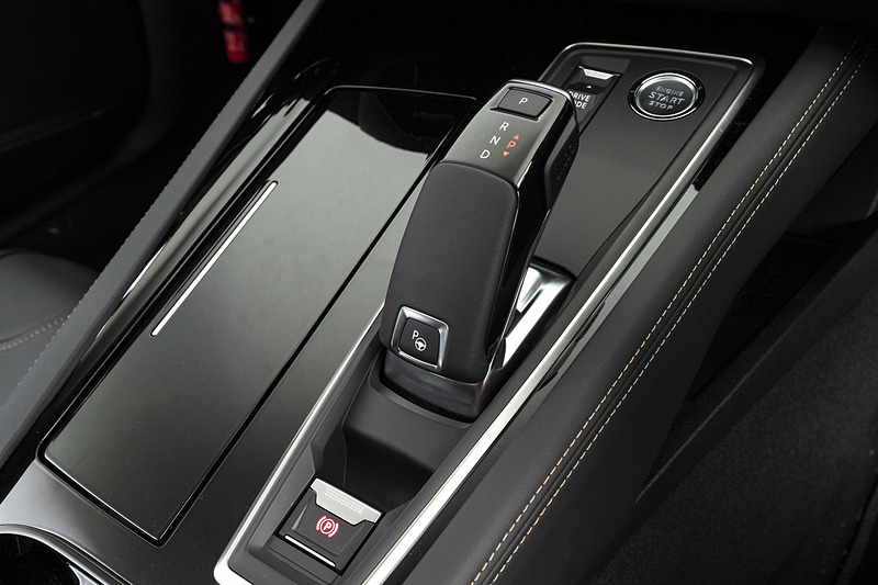 シフトノブまわり