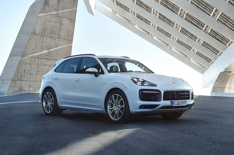 「カイエン E ハイブリッド」