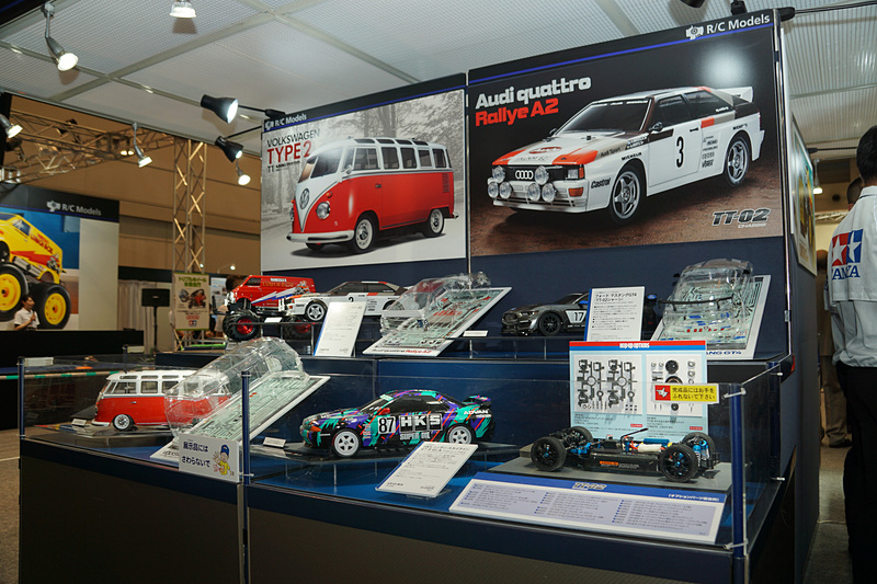 新製品「RCC M-08 CONCEPT シャーシキット」をはじめとするRCカーの展示