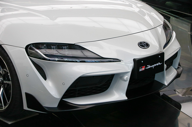 フロントバンパー