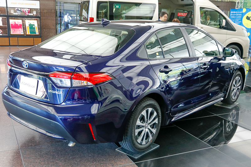 北米仕様のカローラ ハイブリッド LE