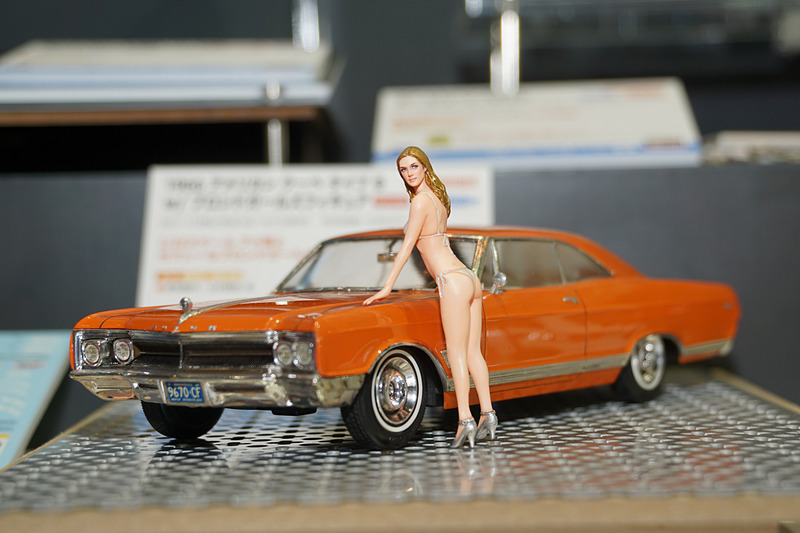 「1966 アメリカン クーペ タイプ B w/ ブロンドガールズフィギュア」