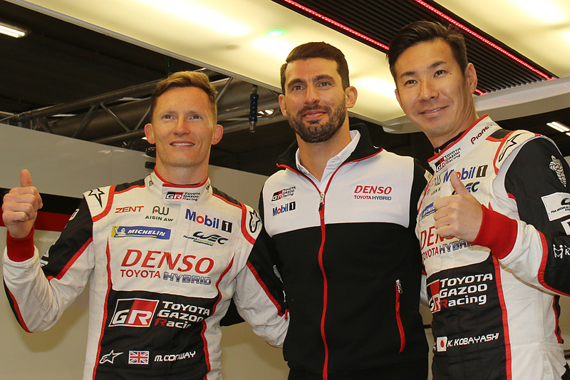 予選でポールポジションを獲得したToyota GAZOO Racing TS050 HYBRID 7号車 マイク・コンウェイ選手（左）、ホセ・マリア・ロペス選手（中央）、小林可夢偉選手（右）
