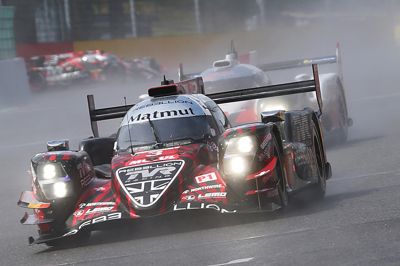 スタートから30分後には雪は止み晴れるが、水蒸気と水しぶきでコースは悪状況