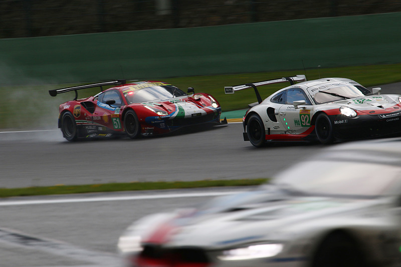 LMGTE-Rroクラス、PORSCHE GT TEAM 92号車を追うAF CORSEのFerrari 488 GTE EVO