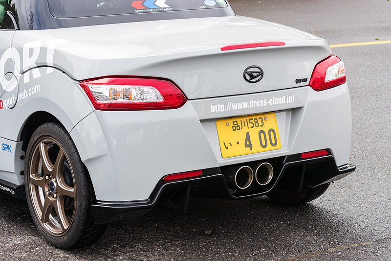 ボディキットでは、ボンネットに左右ロッカー、前後バンパー、前後スポイラー、前後フェンダー、サイドスカート、ドアガーニッシュ、フューエルリッドやトランクフードが含まれる。センター出しの「スポーツマフラーCD」装着が必須となる