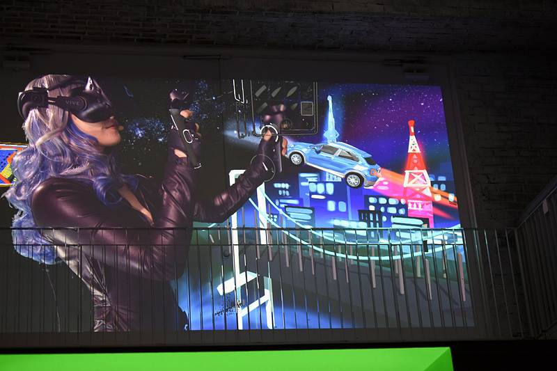 会場ではVRアーティスト せきぐちあいみ氏によるパフォーマンスも行なわれた