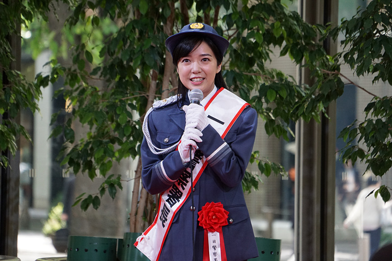 交通安全に関するトークイベントした上白石さん