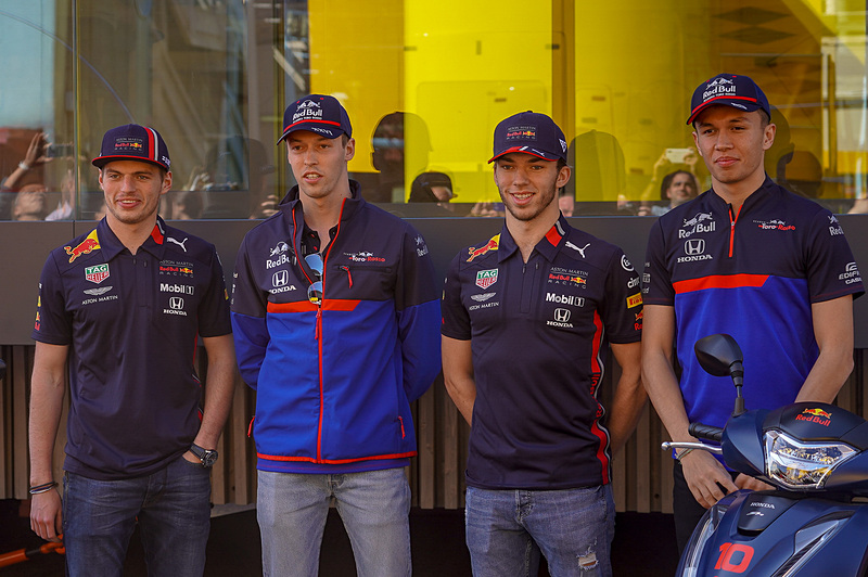 レッドブル・レーシングのマックス・フェルスタッペン選手、トロロッソのダニール・クビアト選手、レッドブル・レーシングのピエール・ガスリー選手、トロロッソのアレクサンダー・アルボン選手