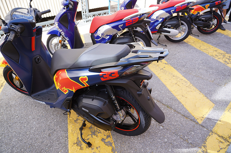 レッドブル、トロロッソ仕様のSH125i