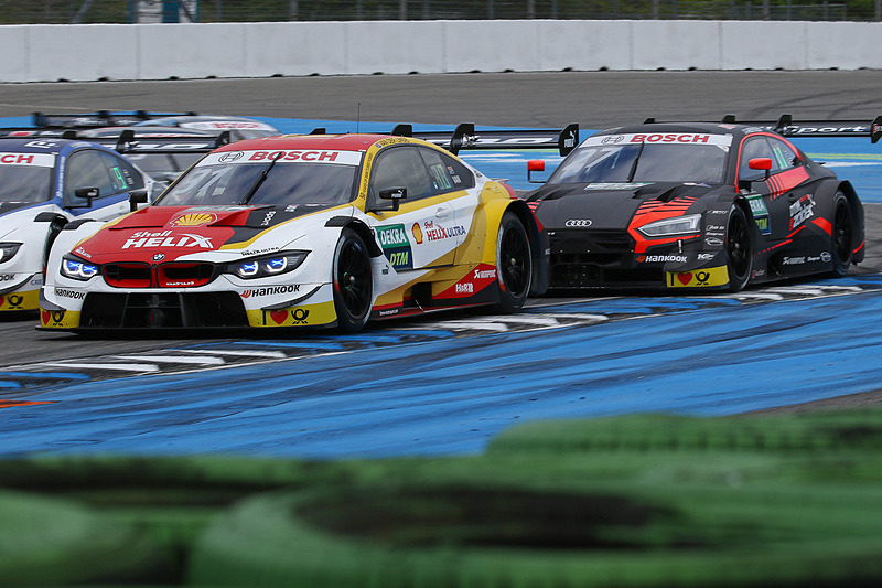 同国 南アフリカ同士のバトル。アウディのジョナサン・アベルデイン（No.27）をパスするBMWのシェルドン・ヴァンデーリンデ（No.31）